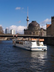 Schiff, Bodemuseum, Fernsehturm